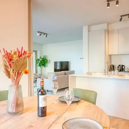 Apartamento Sunny Seaview Sanctuary In W Parking