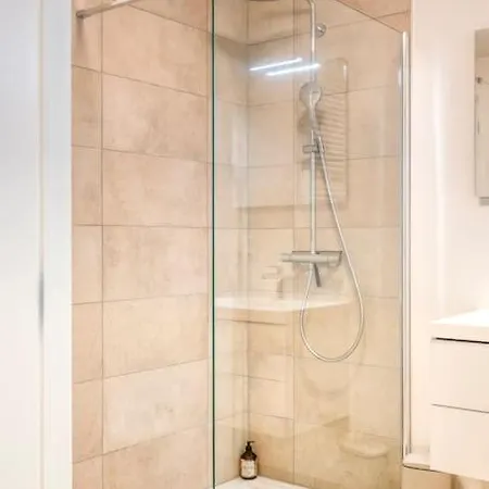 Sunny Seaview Sanctuary In W Parking Ostend