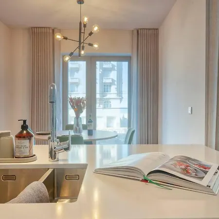 Sunny Seaview Sanctuary In W Parking