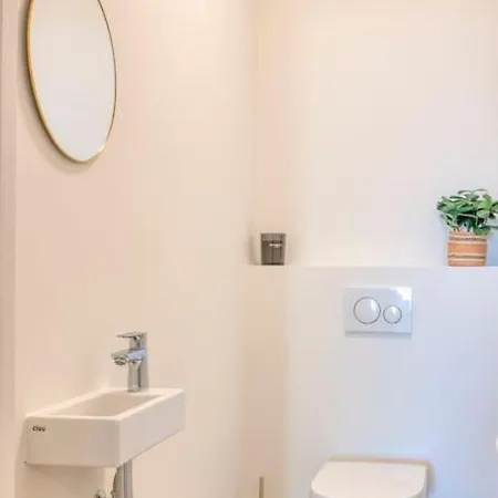 Appartamento Sunny Seaview Sanctuary In W Parking